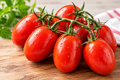 Roma On the Vine- Product of Canada 908 g/ 2 lb